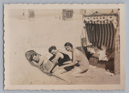 Donne spiaggia vecchia - 3, in